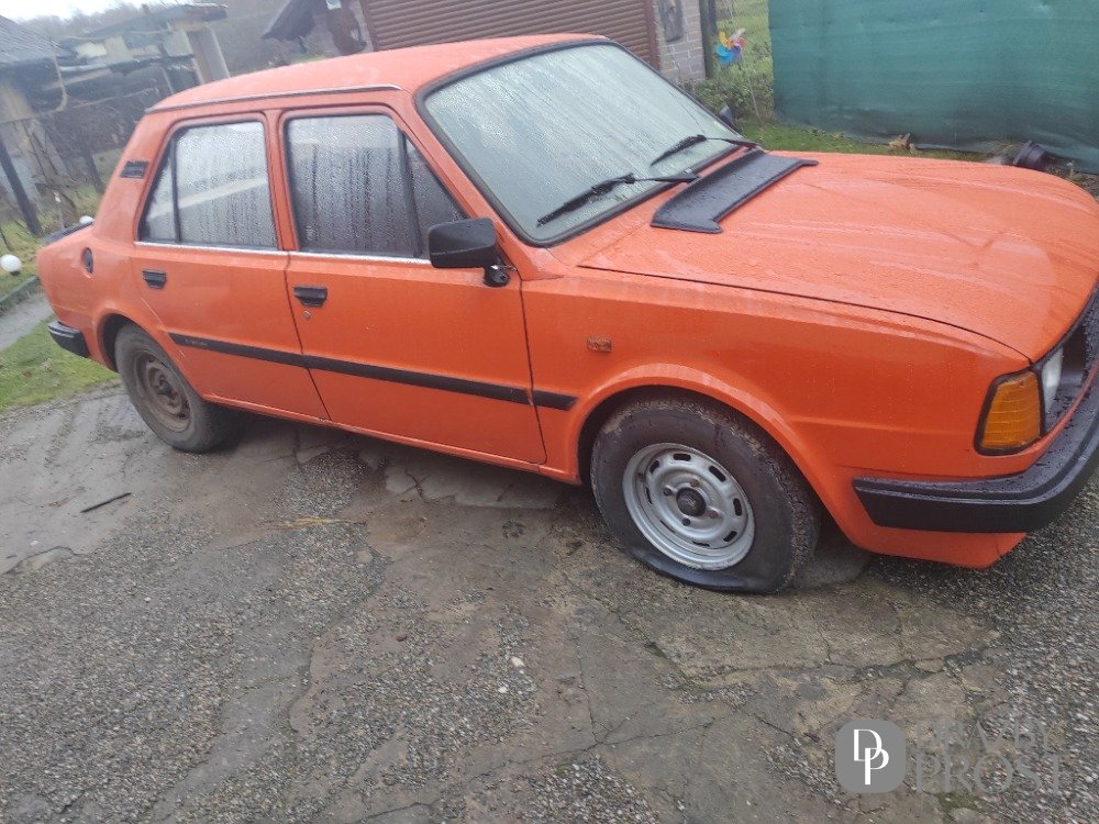 Škoda 120 L