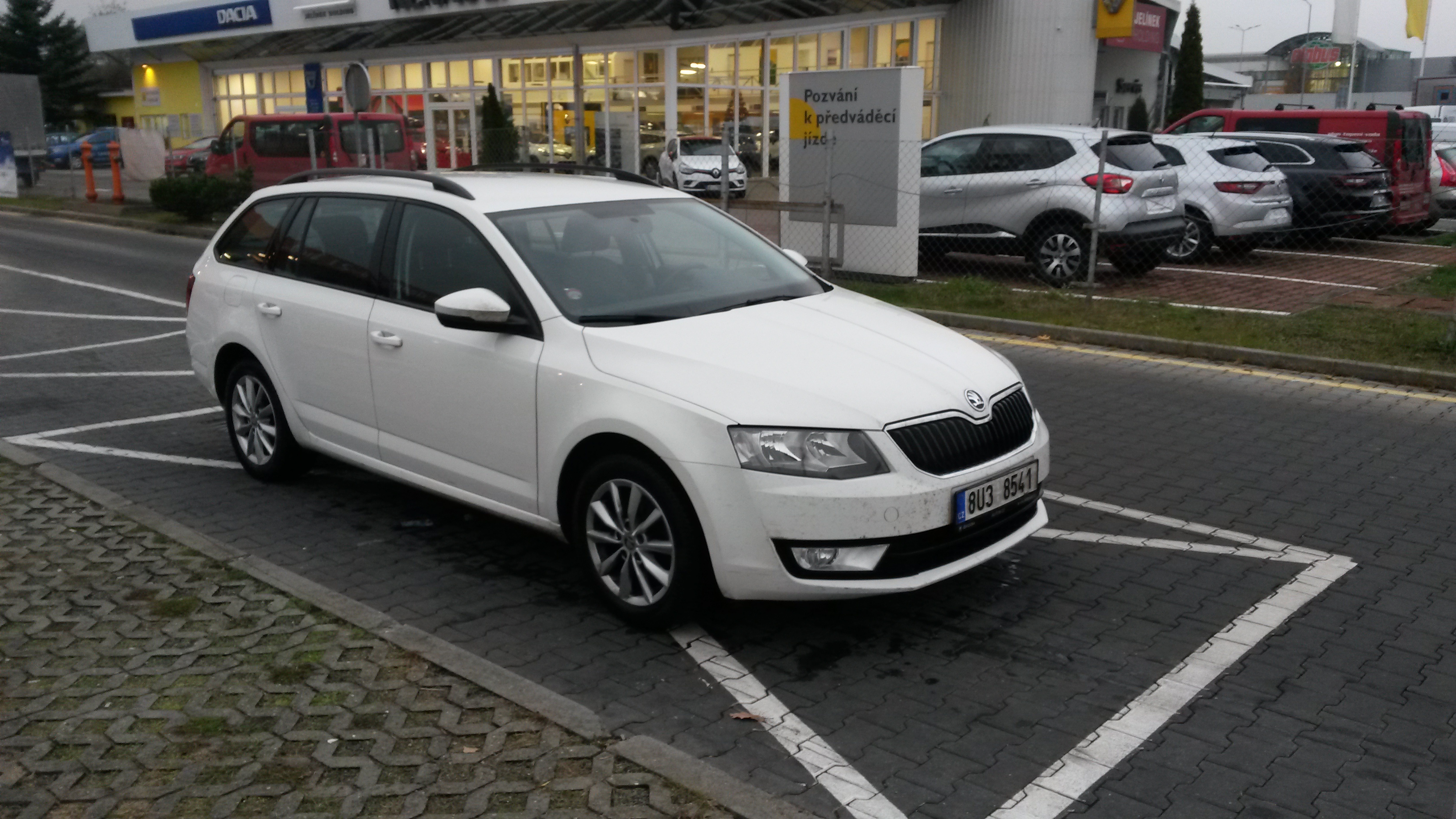 Osobní automobil Škoda Octavia POZOR - TATO DRAŽBA JE REALIZOVÁNA NA www.prodej-drazbou.cz