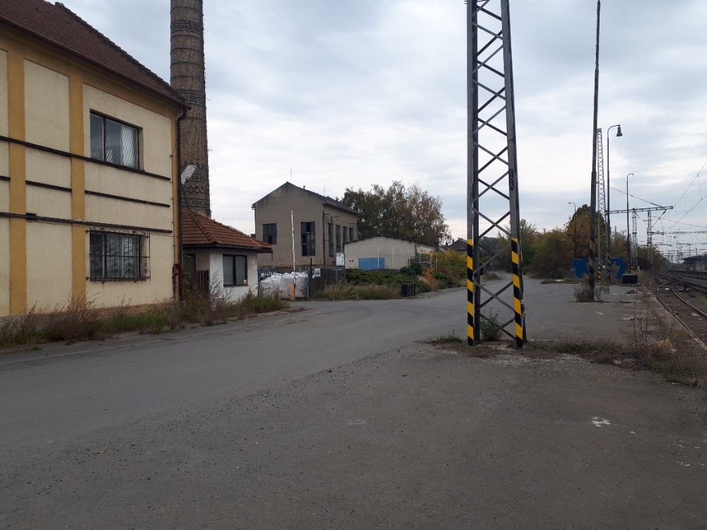 Průmyslový areál s přilehlými pozemky v obci Prosenice a Buk