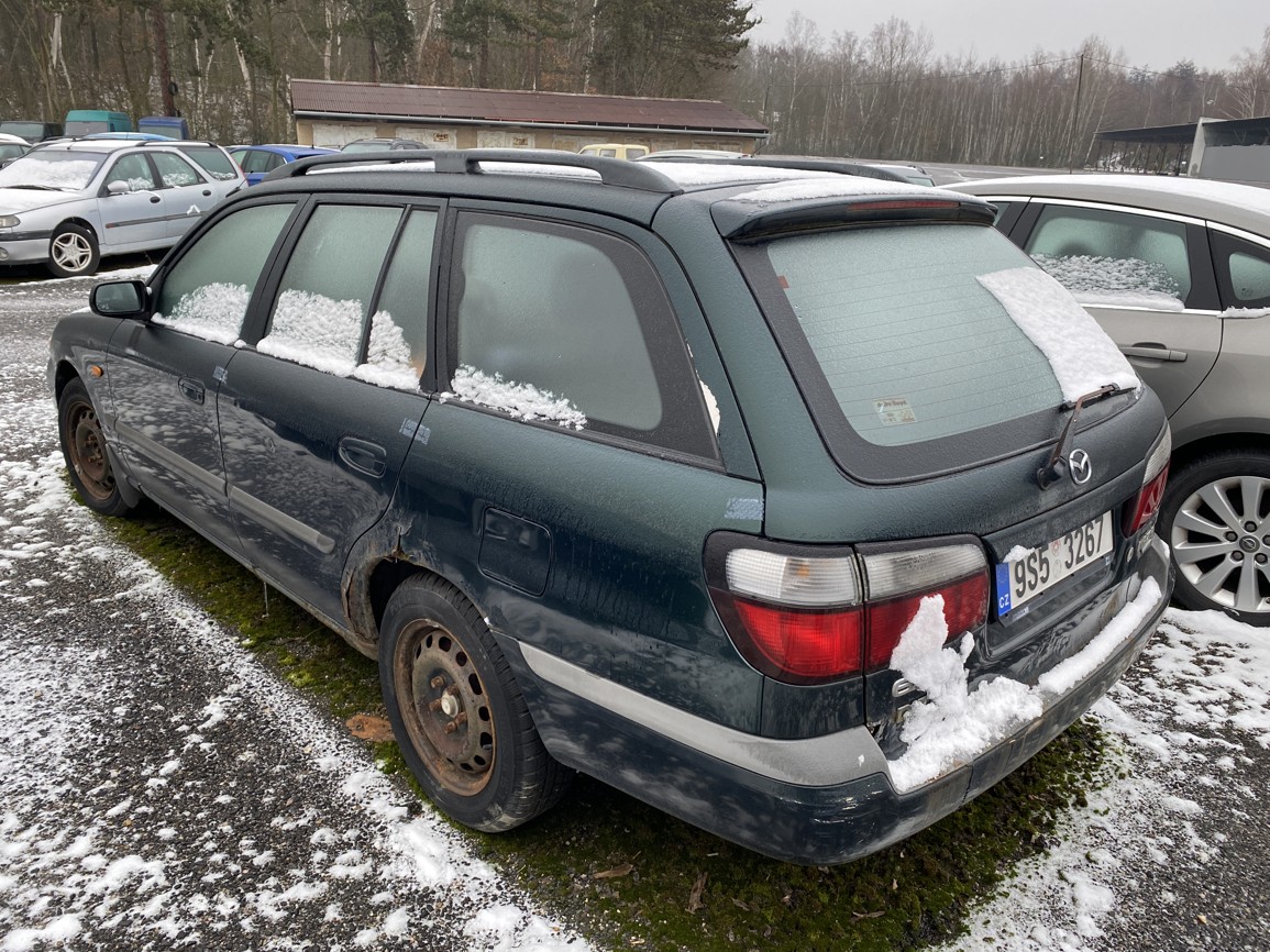 Osobní automobil zn. Mazda 626, věci movité