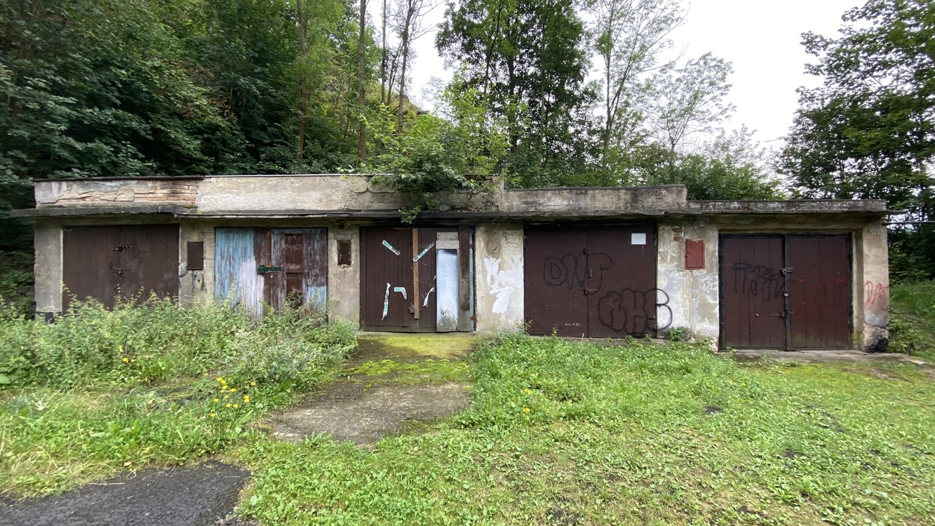garáž, Ústí nad Labem, Bukov