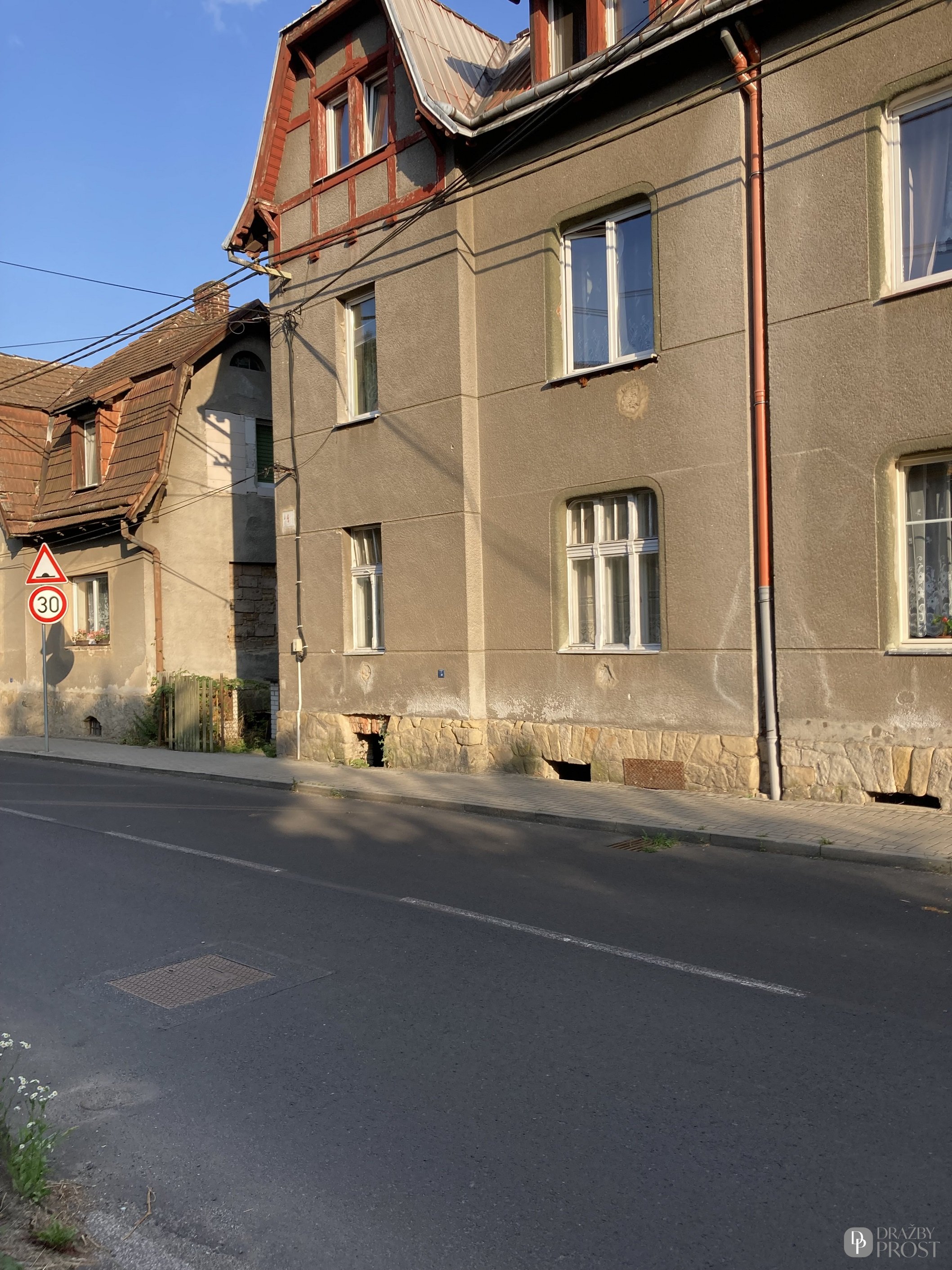 Podíl 1/6 na rodinném domě a pozemku Neštědice